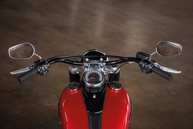 推翻旧有设计 哈雷Softail旧貌换新颜 