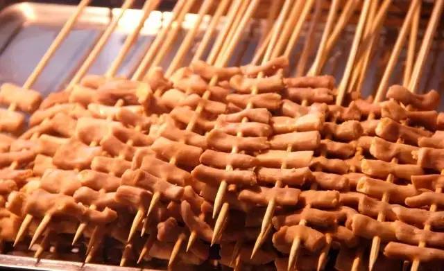 从就是馕到早餐串串,这攻略新疆人养秋膘的暗黑神夜宵萌图片