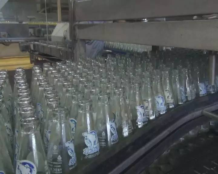 北冰洋汽水 为什么喝完就打嗝?