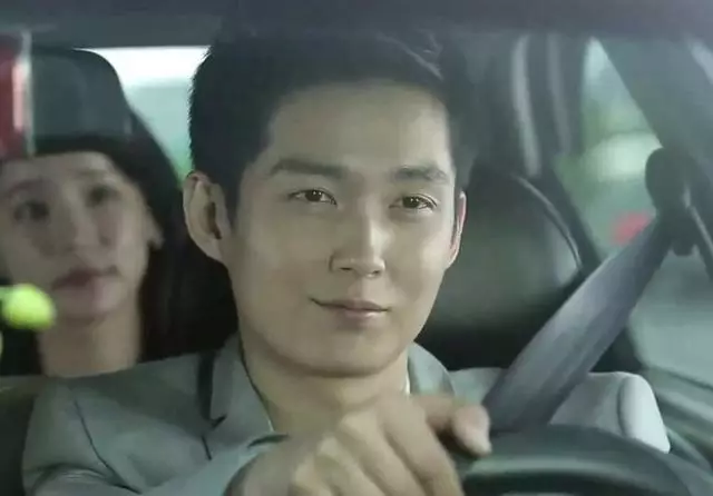 韩国限制级电影《幸福出租车》三个女人和一个