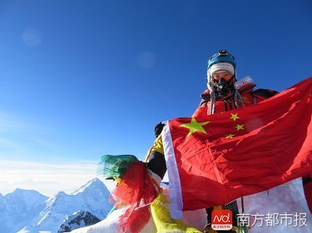 中国第一人！35岁女白领登山仅一年，成功征服珠峰和洛子峰