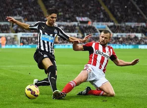 英超25周年生诞祭:哨音一响,黄金万两,娱乐很近