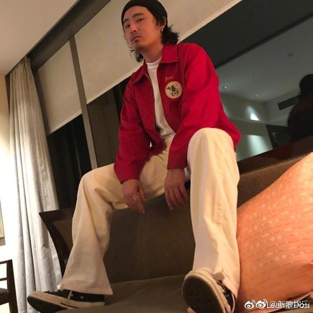 61e7f4aaly1fiz6vz8341j20hi0hiaaz