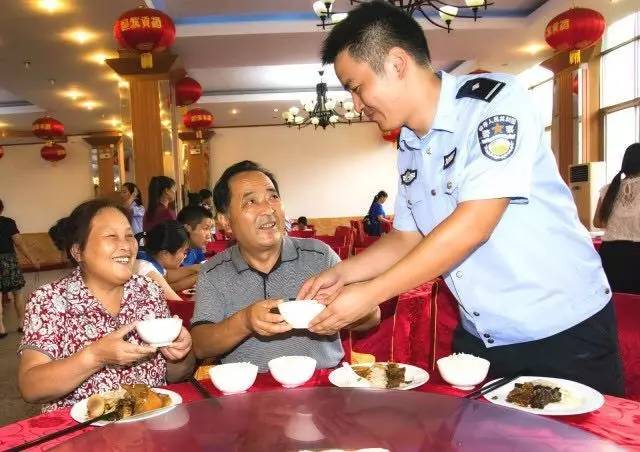 【暖心】一封寄给民警家属的邀请函~