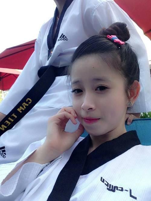 越南跆拳道女选手撞脸奶茶妹章泽天,拿铜牌还