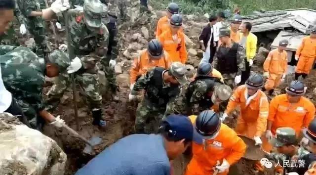 贵州纳雍山体滑坡已致2人死亡，人民子弟兵紧急驰援！