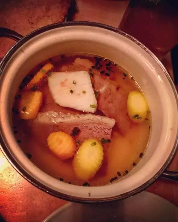 外孙带着北京大爷大妈,探秘维也纳最大菜市场