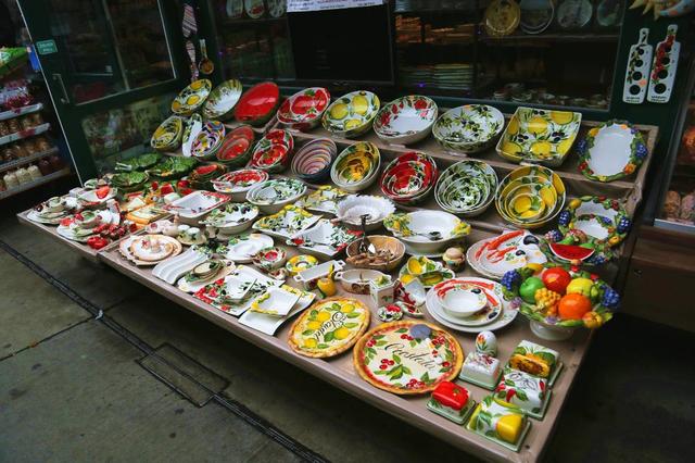 外孙带着北京大爷大妈,探秘维也纳最大菜市场