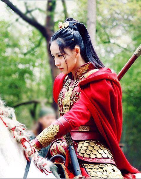 武神赵子龙里的贾青,红色系的盔甲是我的最爱,这部剧里的贾青特别好看