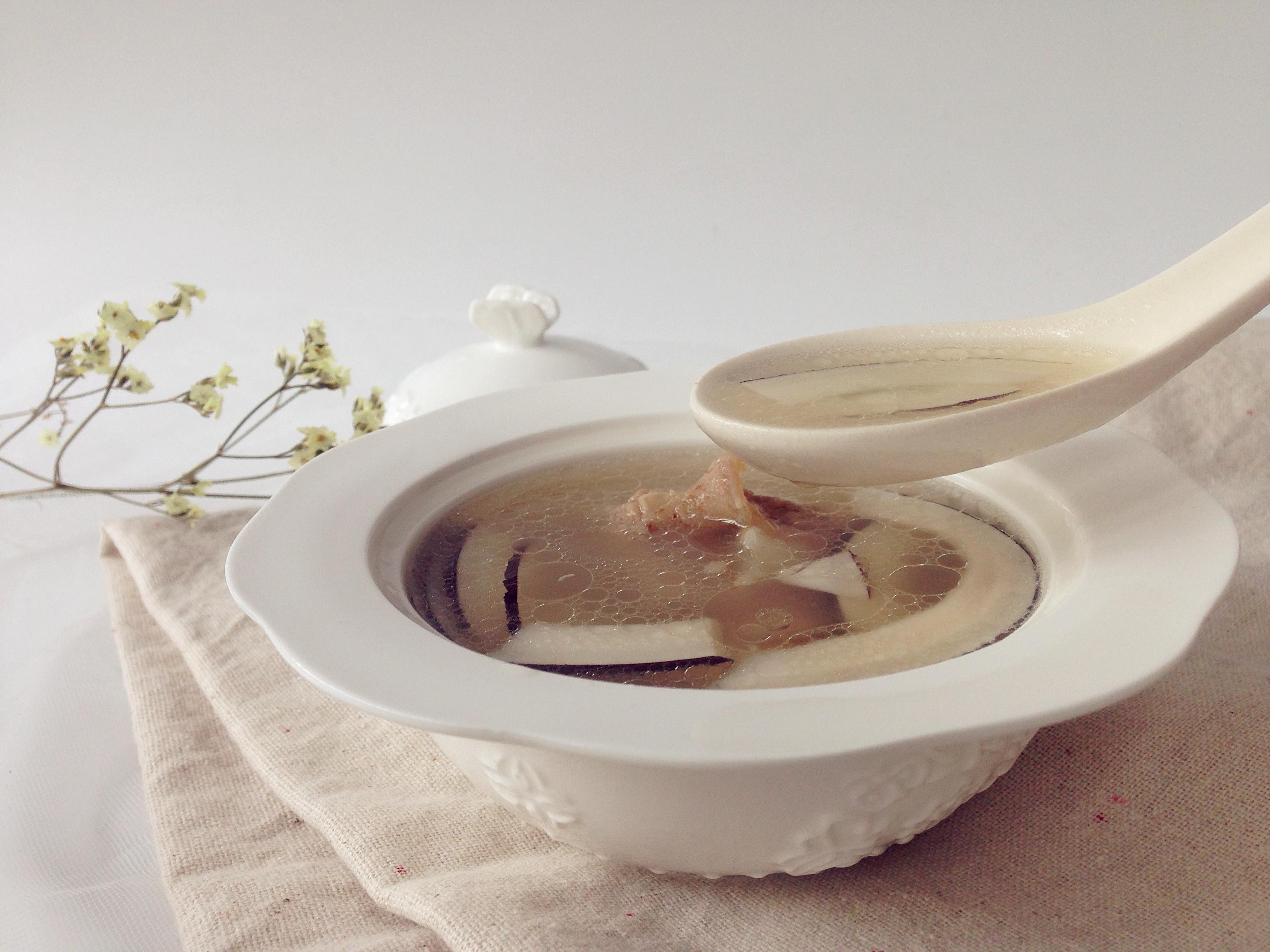 加了椰皇煲鸡汤,满屋椰子味,比椰子鸡汤更香浓,鲜美超乎你的想象