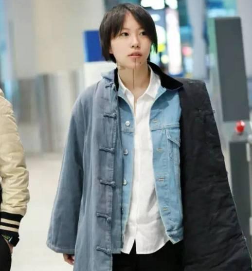 窦靖童微博公开恋情?来看童童和她的女朋友