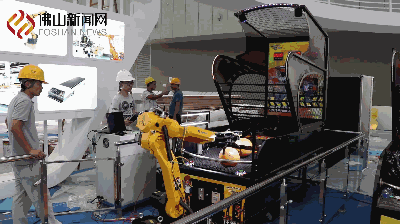 看机器人弹钢琴,与机器人pk打地鼠,围观机械臂精准投篮,体验同感手掌