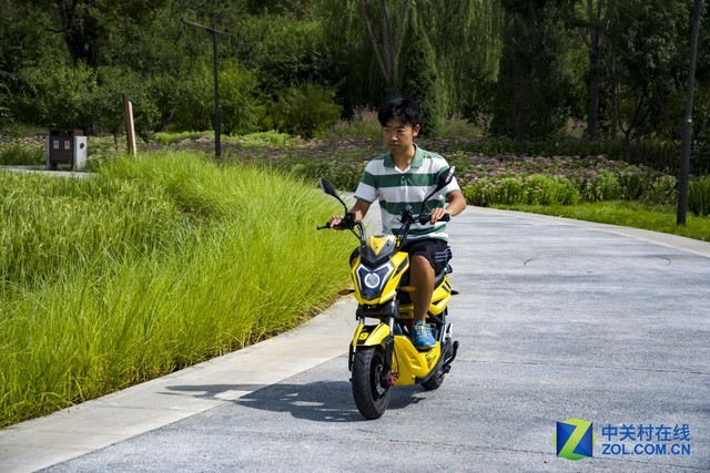 主流消费市场新神器 爱玛小玛A3评测