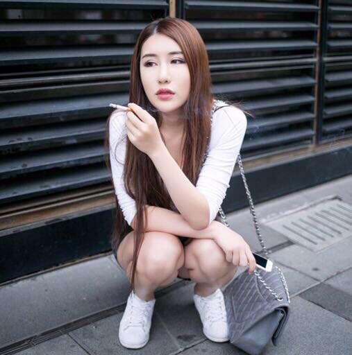 gai女友攻击红花会弹壳女友,有嘻哈选手的老婆也这么戏多?