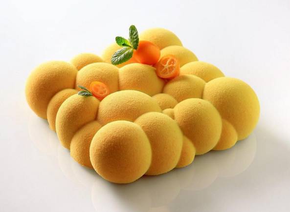 将“性冷淡”和“黑科技”塞进蛋糕里，这个甜品界的建筑师，是如何圈粉10w+ ……