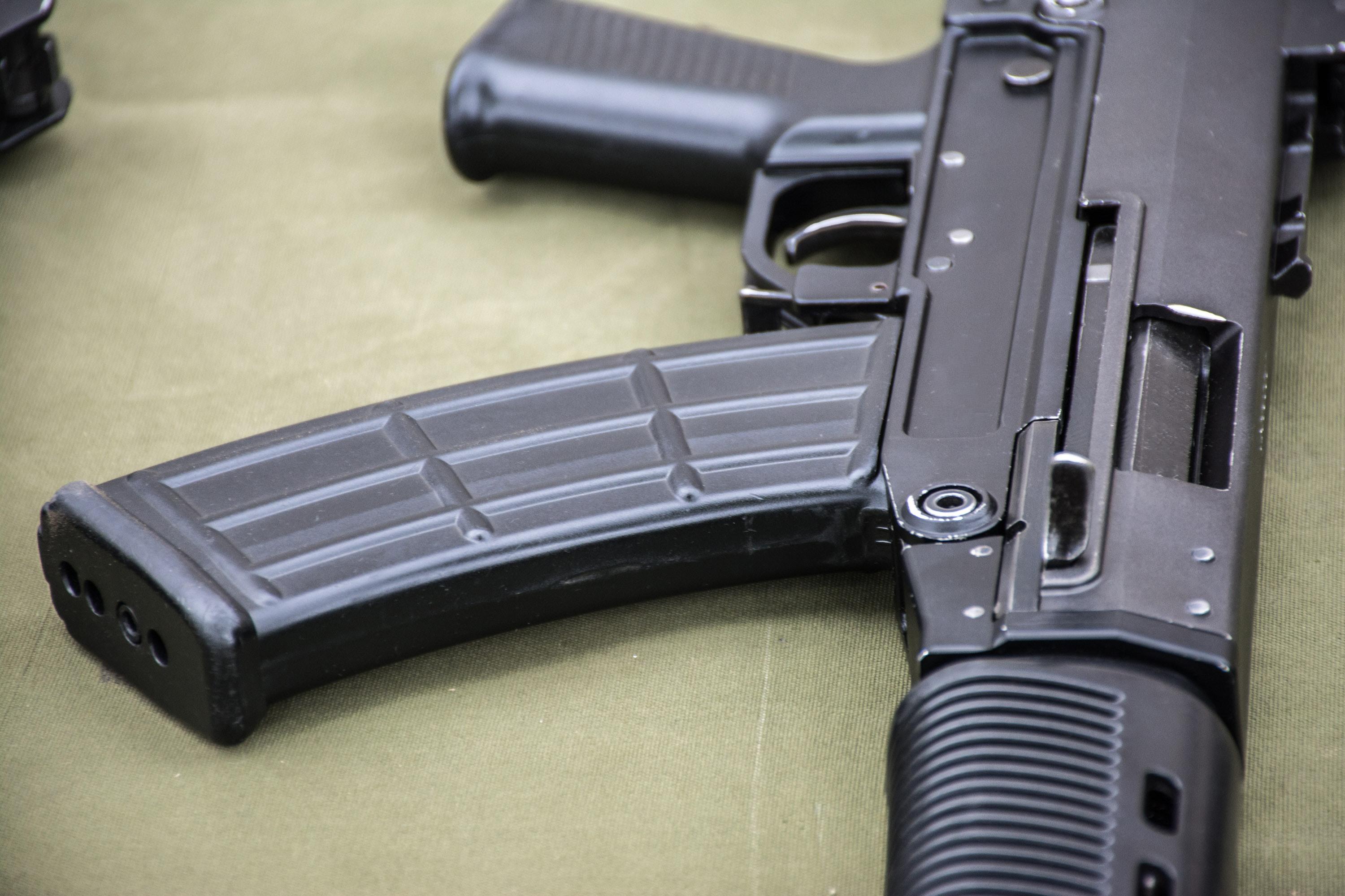 QBZ03式自动步枪图片图片