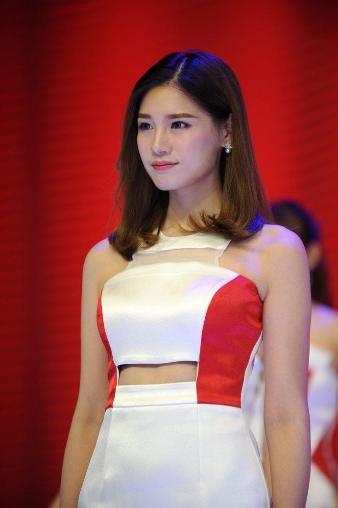 美女的还击:成都车展模特图赏
