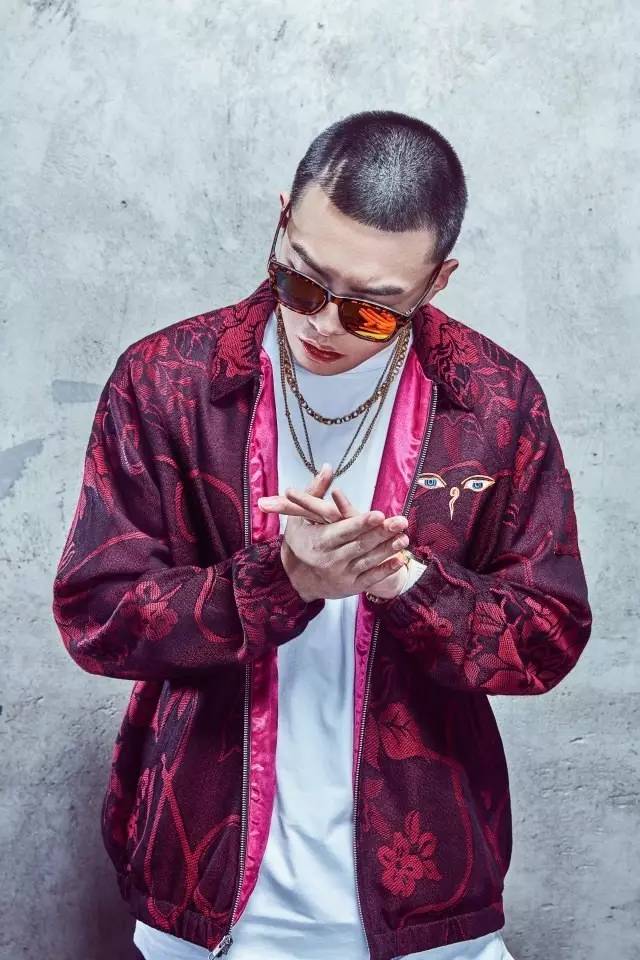 我们约红花会小白打了盘 2K，顺便聊了聊江湖_凤凰财经