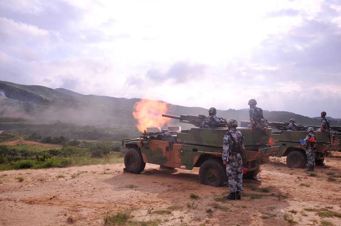 炮兵部队自行迫击炮实弹试射训练