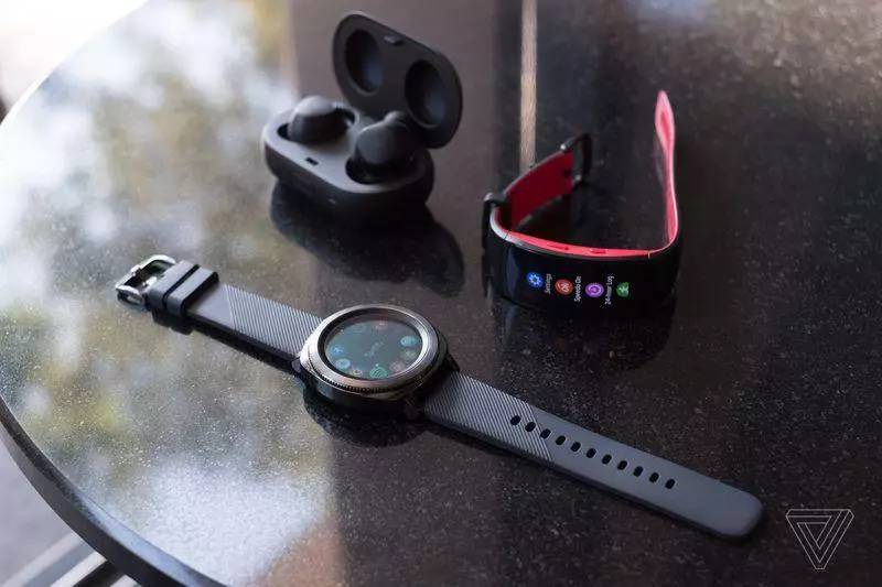 三星發(fā)布 Gear Sport/Fit2 Pro/IconX
