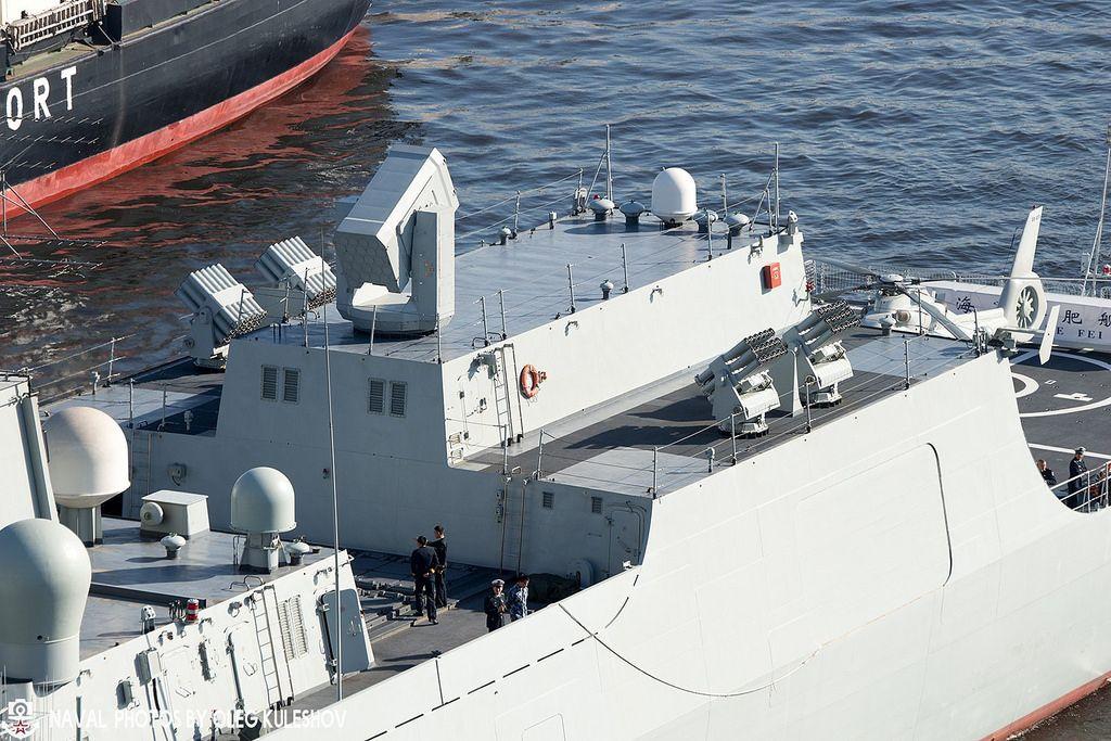 少见:中国海军新锐052D级战舰与俄军台风战略