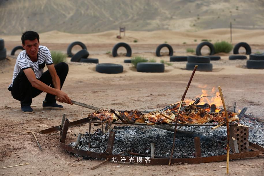 新疆巴楚这道美食没尝过吧？1973年就登载在《人民画报》