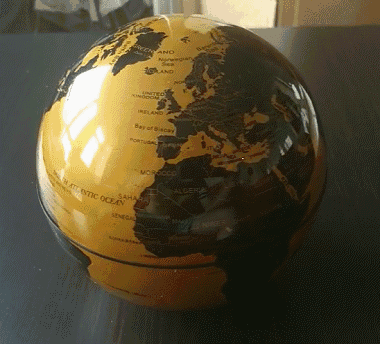 地球仪的自转方式, 完美模拟了地球的运行方式.