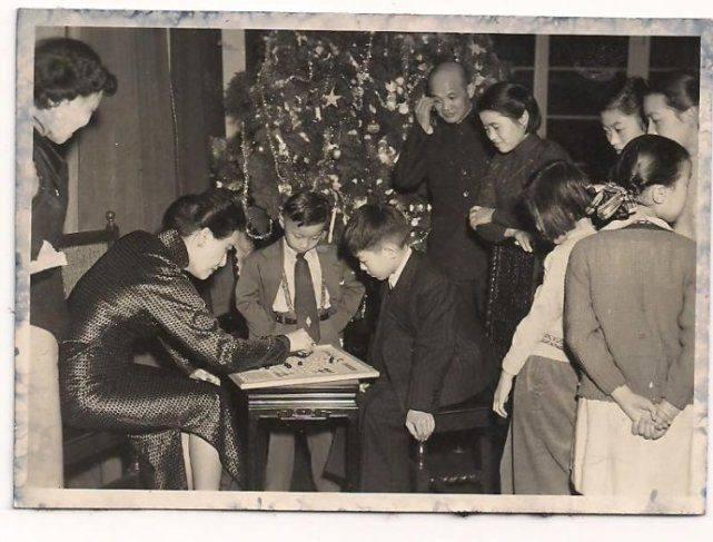 石形影不离的 光头保镖 ,死后宋美龄亲送四字横