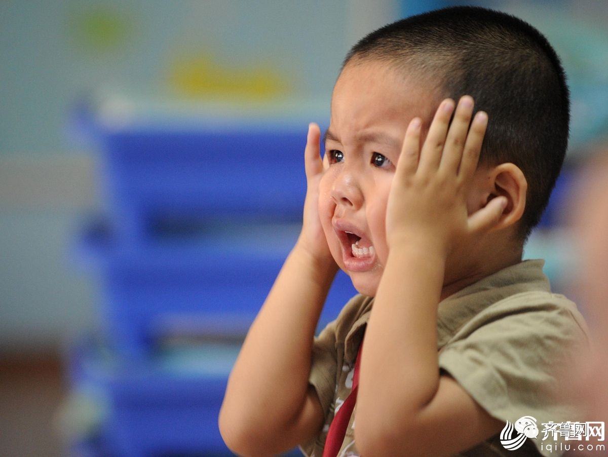 开学第一天!被熊表情上学动态萌一脸,表情实力干不了孩子包图片