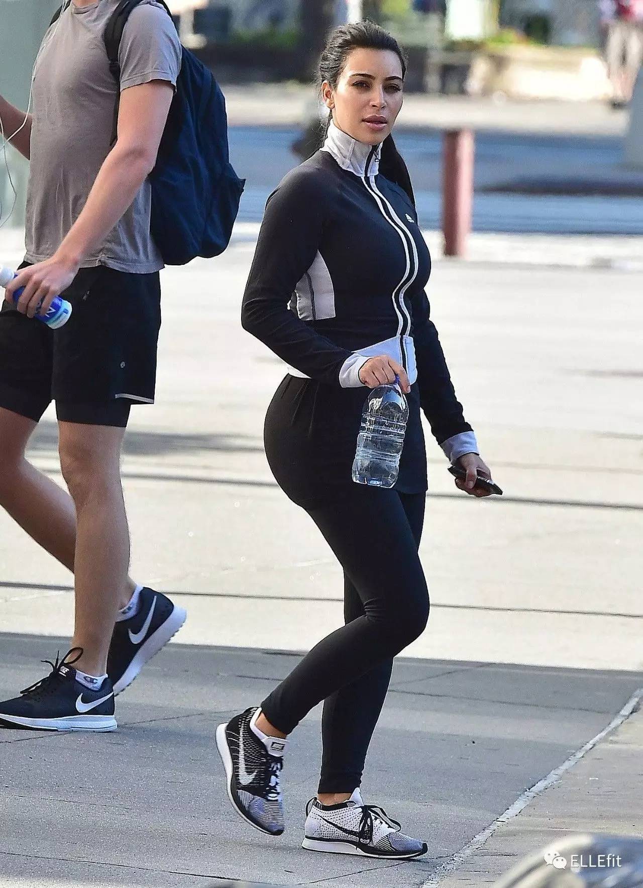 卡戴珊瘦了?!那她的屁股还在吗?_凤凰资讯