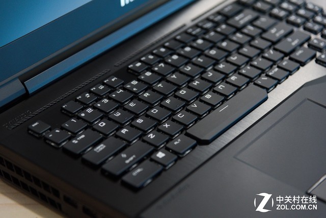 十热管风冷旗帜 微星GT75VR旗舰本评测