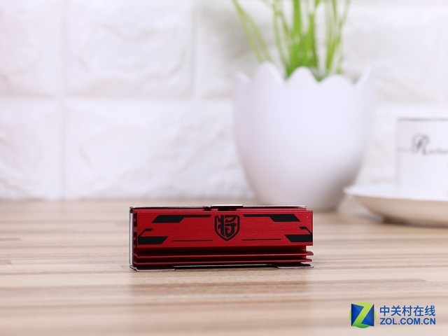 超强散热 影驰铁甲战将240GB SSD评测 
