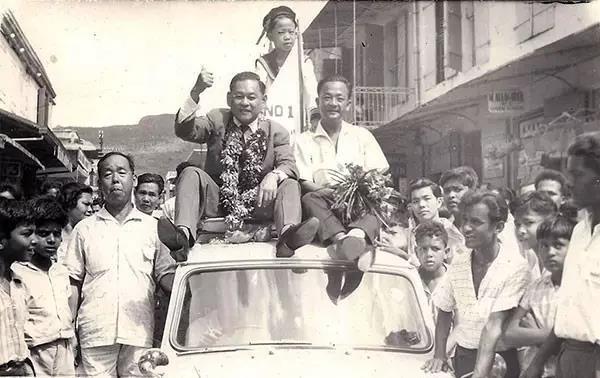 20世纪的经济危机_20世纪主要的经济危机(2)