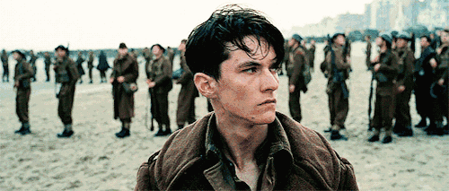 都是年轻人,为什么《敦刻尔克》主演是四个年轻演员而