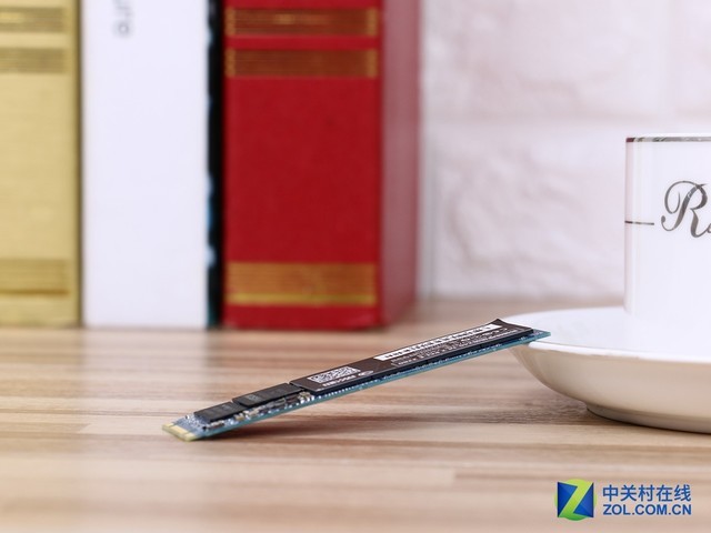 超强散热 影驰铁甲战将240GB SSD评测 