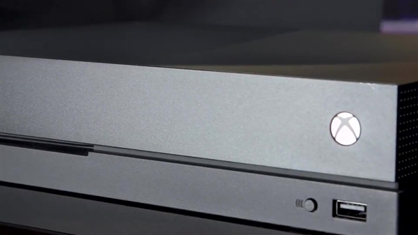 地球最强游戏机！Xbox One X零售版开箱：3400元