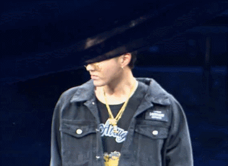 超越vs酷秀 cy:慎,盖伦,卡尔玛,大嘴,璐璐 kx:贾克斯,蔚,斯维因,vn