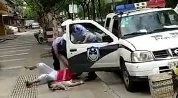 上海警方：对涉事民警行政记大过！ 对涉事女子警告处罚！