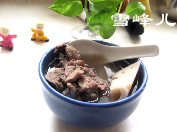 秋补靓汤—莲藕黑豆排骨汤，营养和味道是杠杠的。。。