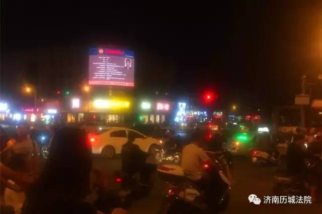 济南27名＂老赖＂亮相广场LED大屏幕！