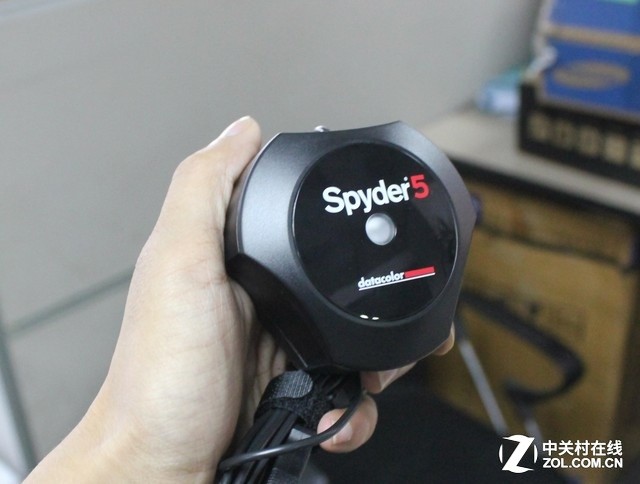 制霸CES展台 优派4K大屏电竞机皇评测