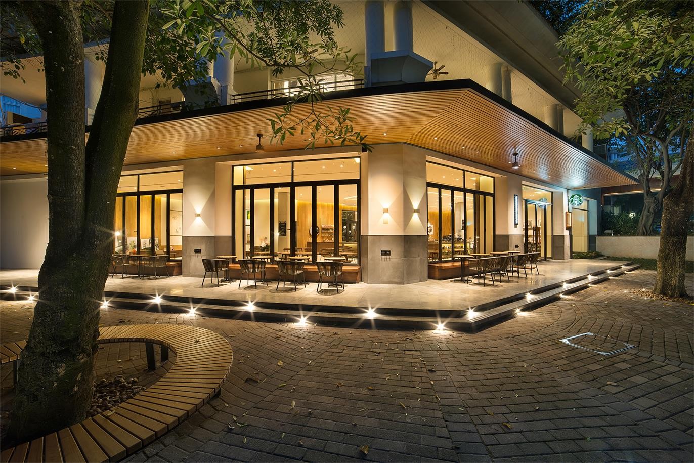 送咖啡 | 星巴克在番禺开了首家社区店,它用什么