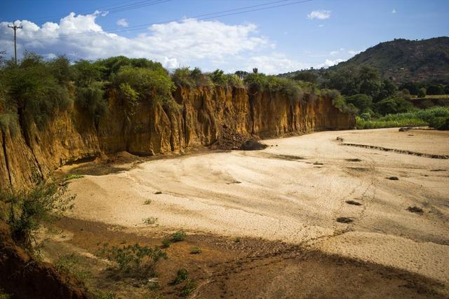 沙子已成第二大自然资源，这里因采沙导致生态严重破坏
