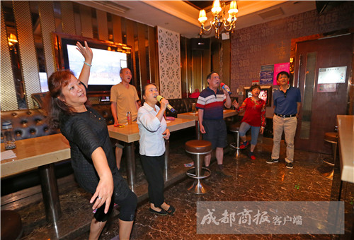 �ɶ�KTV����ɴ�ү����ר�����Դ���ʳ�׿� ���Ϊ��