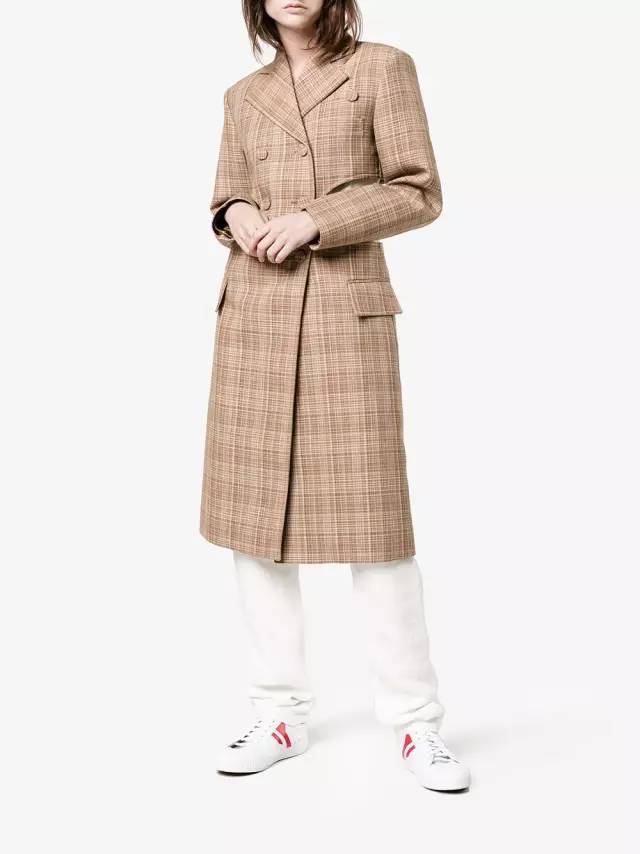 这款最百搭小白鞋,王菲杨幂等众多明星女神都