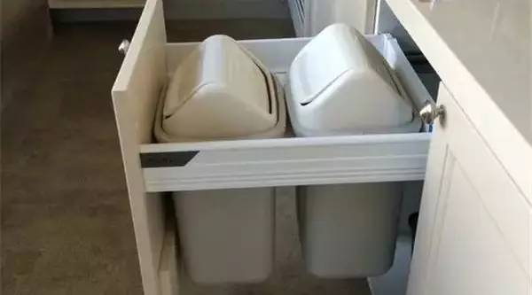 厨房的垃圾箱，99%的人家装错了地方！