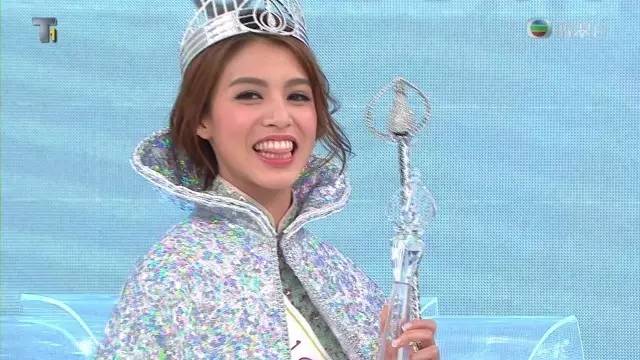 2017港姐冠军是个龅牙妹，大嘴塞得进后冠，真心怀念蔡少芬袁咏仪胡杏儿