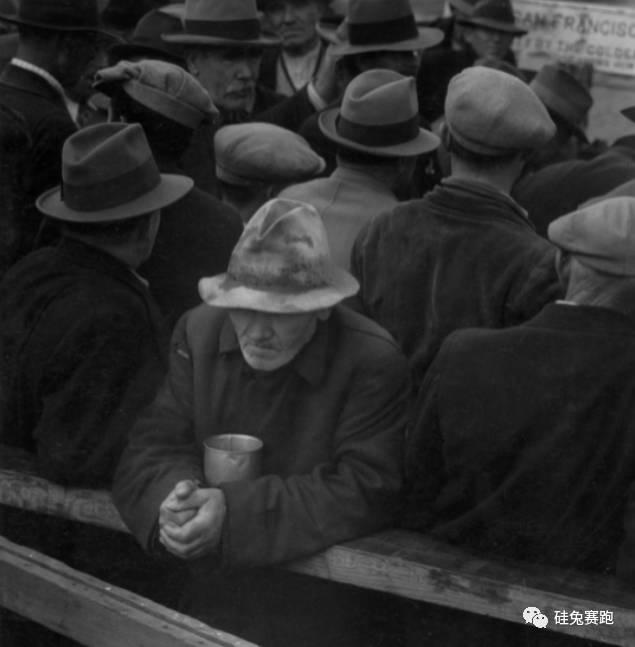 1945经济危机_严重的经济危机,使得国统区内经常爆发大规模民众游行和对抗-1945 ...(3)