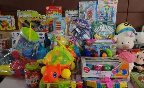 早安山东 | 孕妇路边突然产子 、1岁婴儿被困车