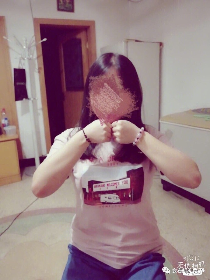 http://7xo6kd.com1.z0.glb.clouddn.com/upload-ueditor-image-20170905-1504602021454022325.jpg 【兔子播报】NO.364,黄梦莹的面相如何??兔兔突破4万粉丝?